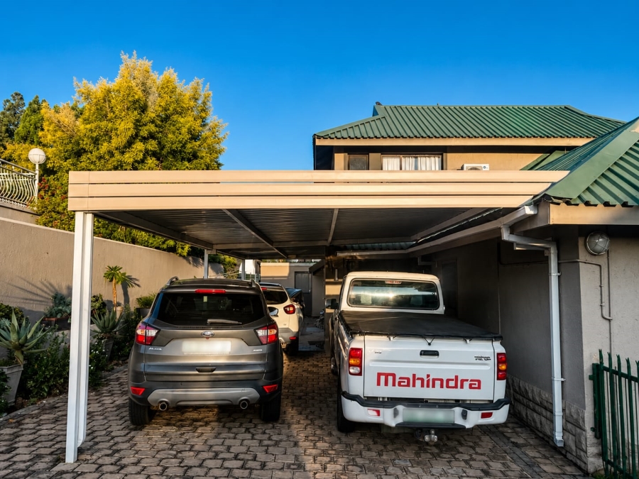 4 Bedroom Property for Sale in Caribbean Beach Club North West